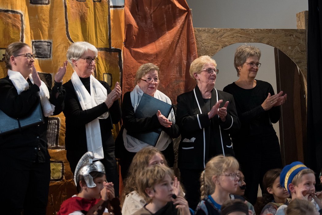 Aufführung des Kindermusicals „Petrus geht mit Jesus“ anlässlich des 125-jährigen Jubiläums der Petruskirche in Berlin-Lichterfelde.