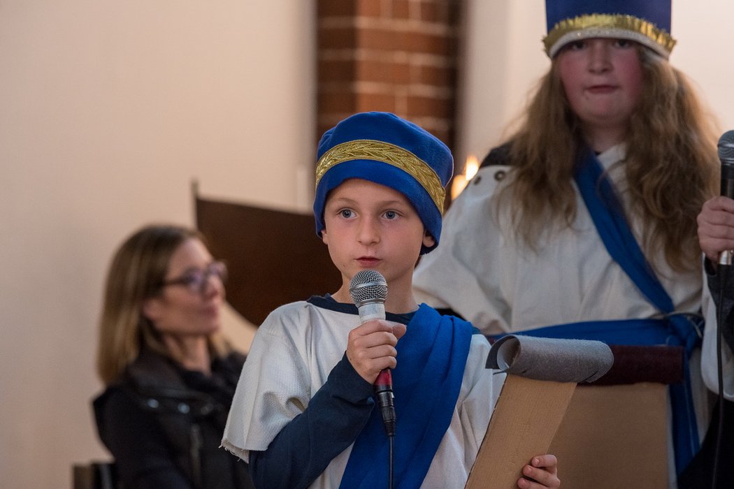 Aufführung des Kindermusicals „Petrus geht mit Jesus“ anlässlich des 125-jährigen Jubiläums der Petruskirche in Berlin-Lichterfelde.