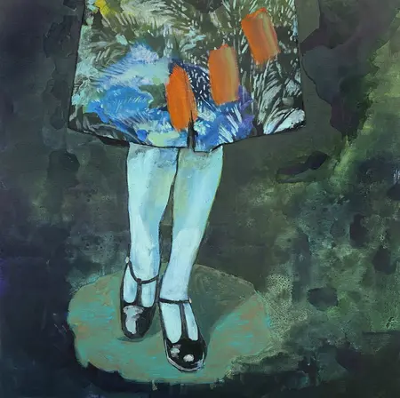 Meike Zopf: Unter Wasser, 2024, Acryl, Tusche und Kohle auf Leinwand, 80 x 80 cm - Mädchenbeine mit Lackschuhen ragen ins Bild