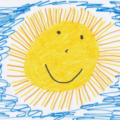 Kinderzeichnung: Sonne mit einem lachenden Gesicht