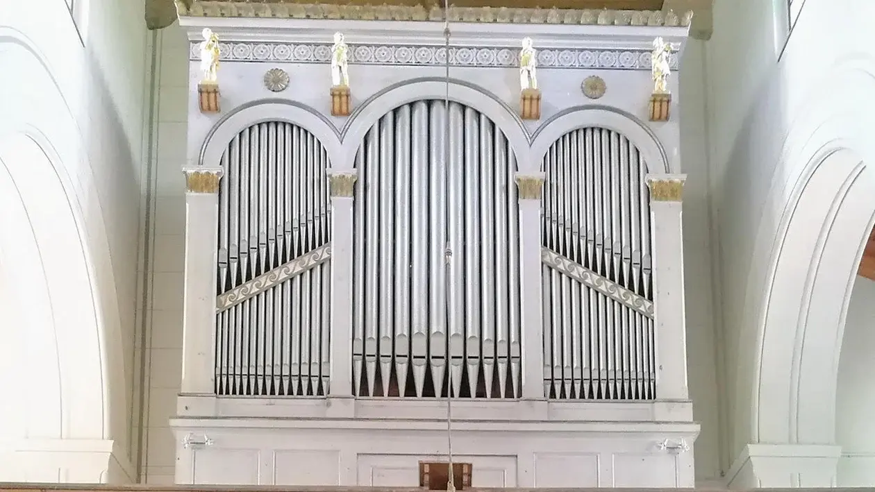 Bildausschnitt: Orgel in Saarmund