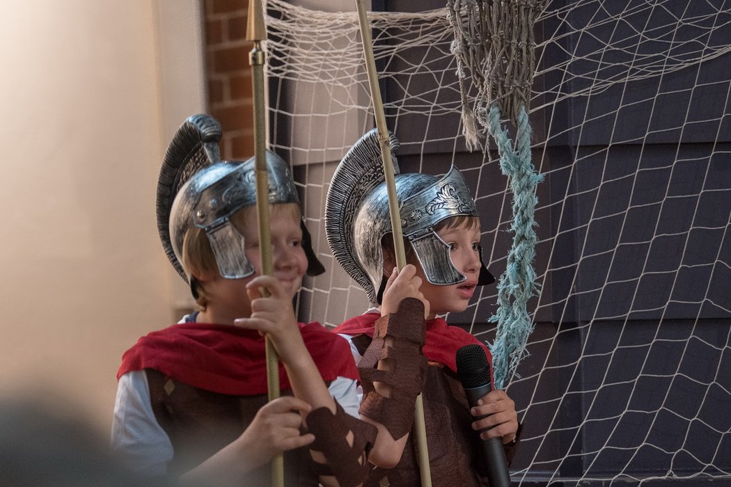 Aufführung des Kindermusicals „Petrus geht mit Jesus“ anlässlich des 125-jährigen Jubiläums der Petruskirche in Berlin-Lichterfelde.